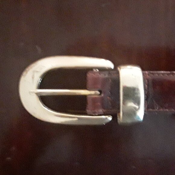 Ladies Brown Leather Belt w/Gold Tone Buckle, Size Lg 32.5" approx - Picture 2 of 7